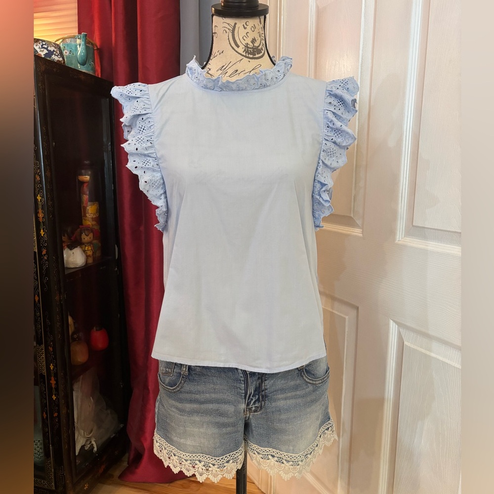H&M Eyelet/Embroidered Ruffled Sleeve Blouse